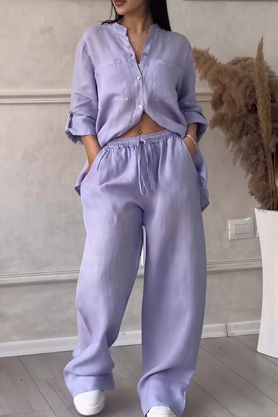 Regina | Timeless Ensemble of Style and Comfort