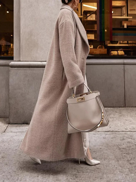 Christy | Women's Oversized Coat in Luxurious Fabric
